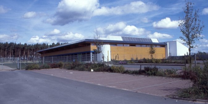 Dreifachturnhalle im Waldstadion