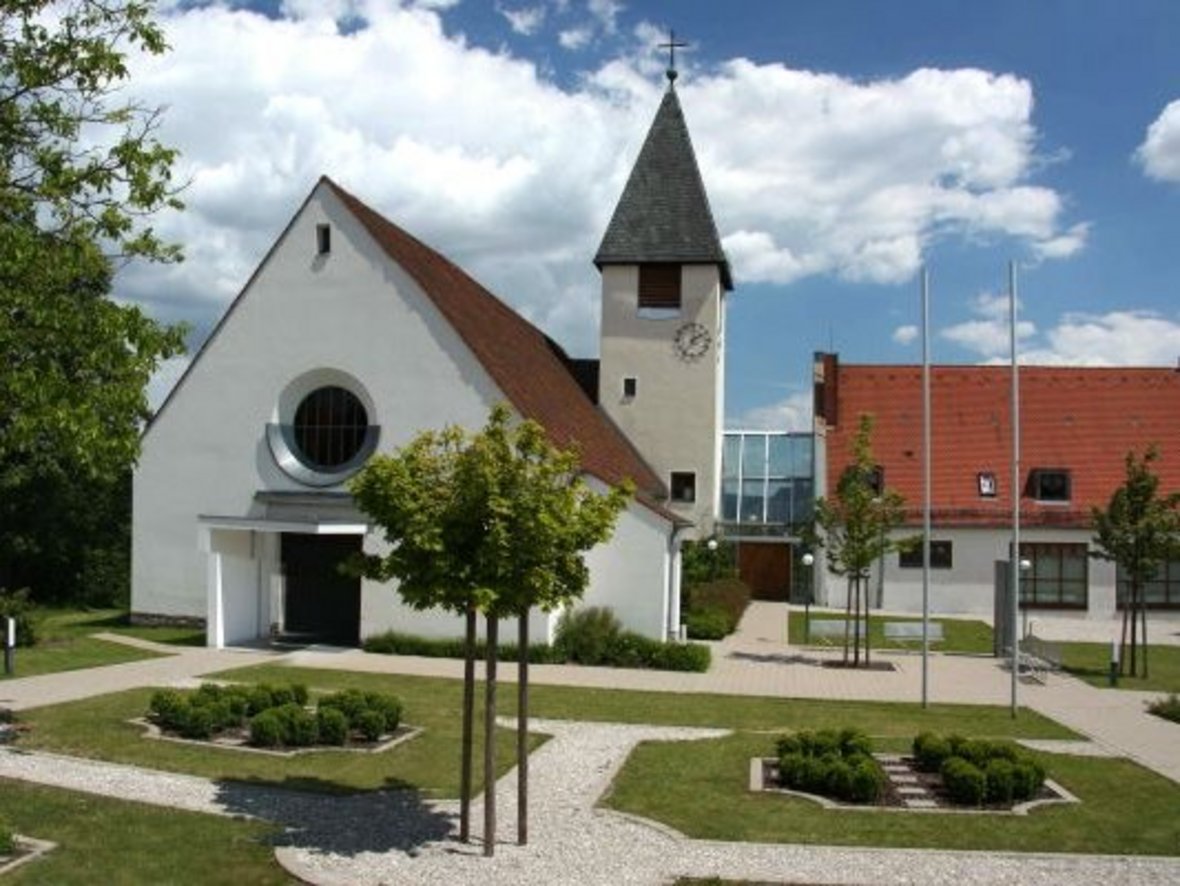 Kath. Kirche Maria Königin